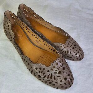 Corso Como Bleue Perforated Leather Ballet Flats Scalloped Slip On Metalic Taupe